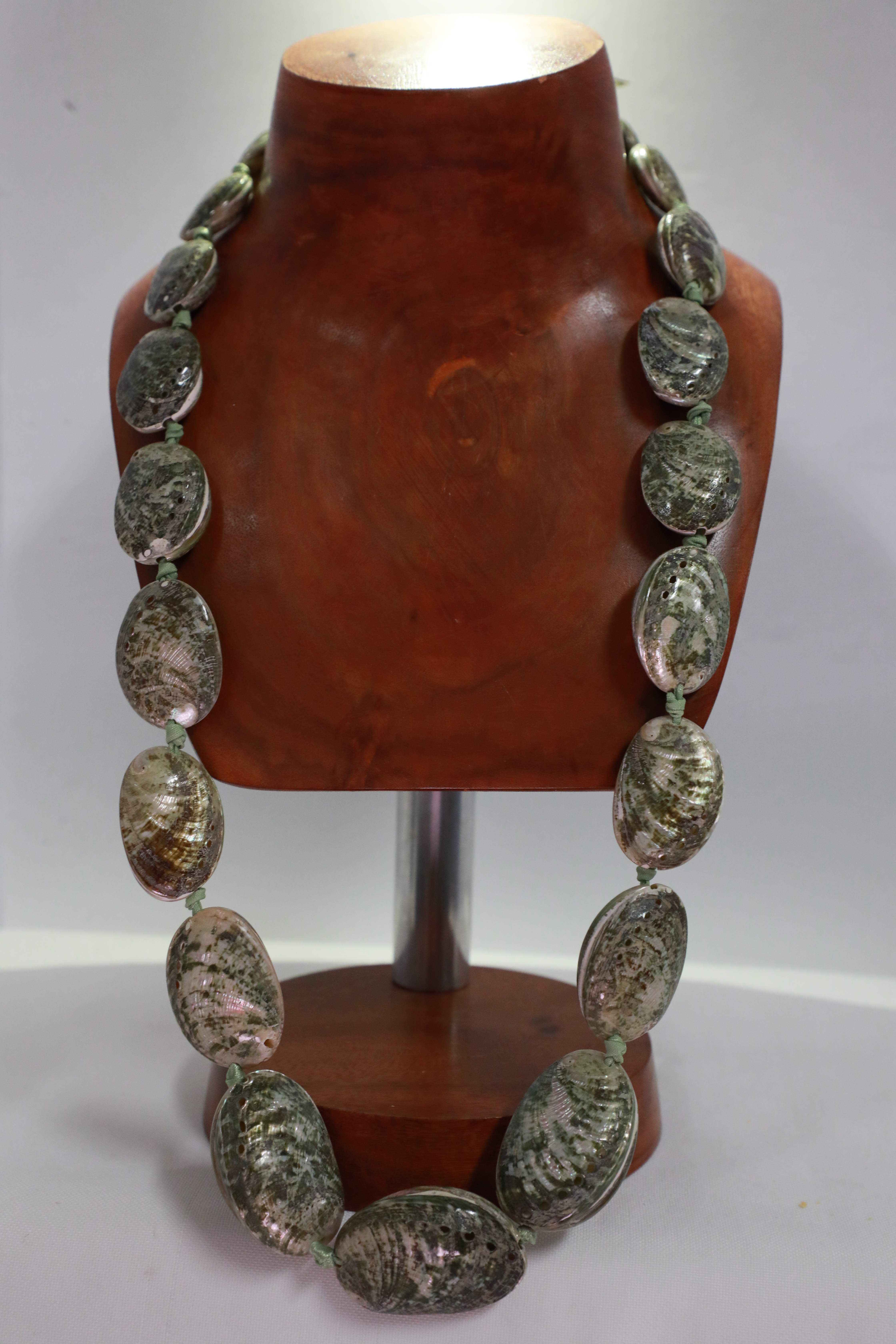 Abalone shell lei